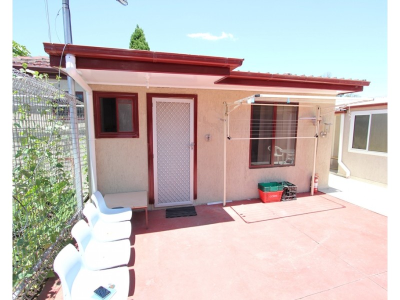 6A Waratah Avenue, Casula NSW 2170