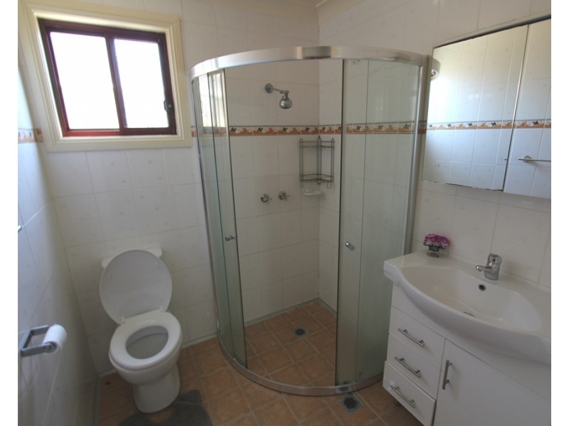 6A Waratah Avenue, Casula NSW 2170