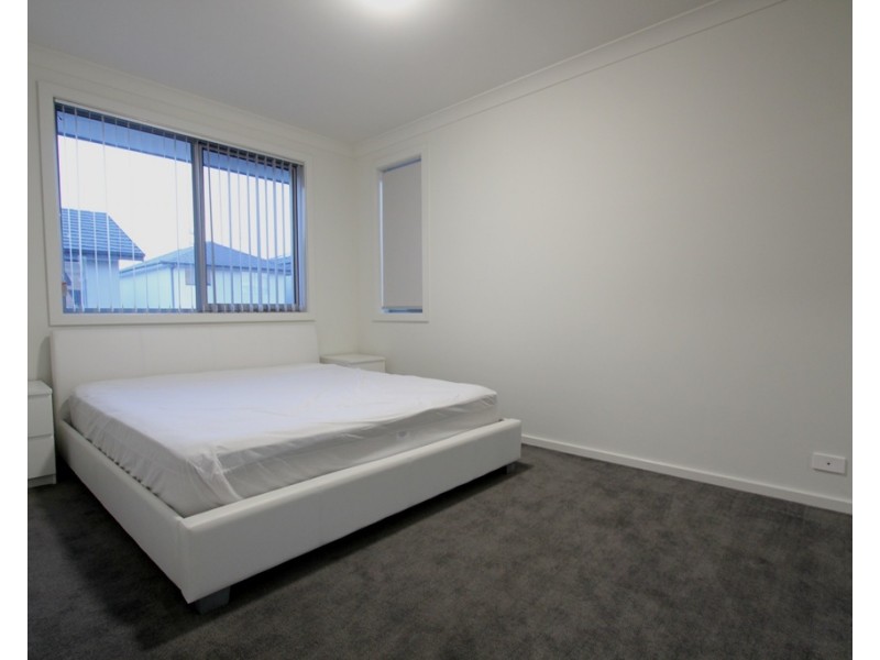 18 Greenview Drive, Moorebank NSW 2170
