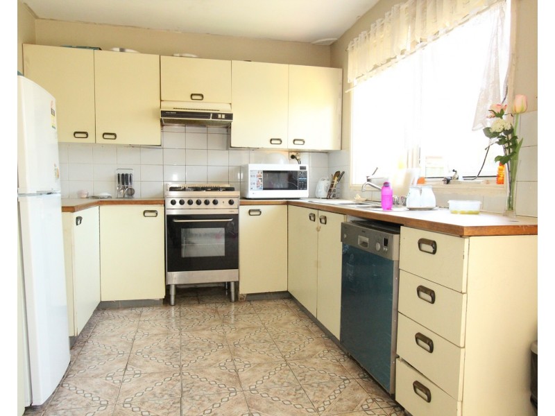 15/225 Harrow Road, Glenfield NSW 2167