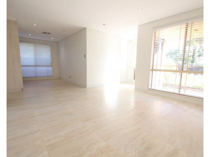 3 Durack Place, Casula NSW 2170