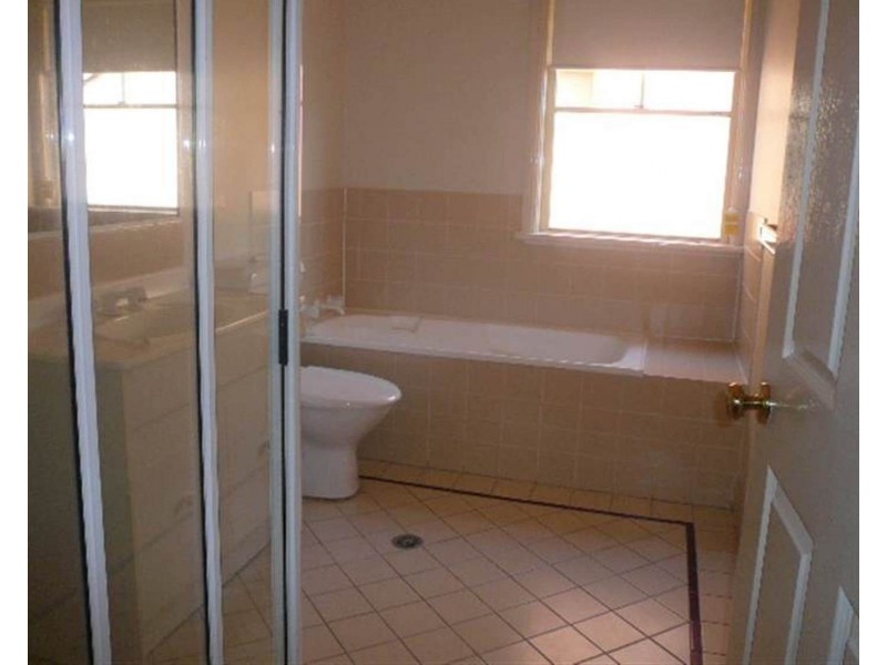 5 Linifolia Mews, Wattle Grove NSW 2173