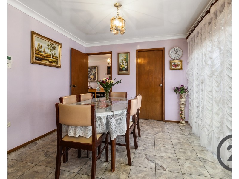 5 Hanna Ave, Lurnea NSW 2170