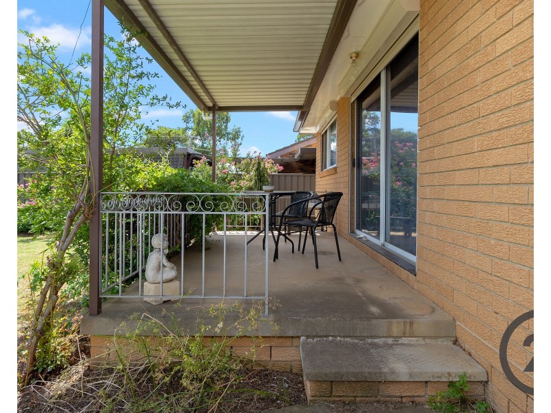 5 Hanna Ave, Lurnea NSW 2170