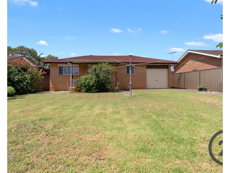 5 Hanna Ave, Lurnea NSW 2170