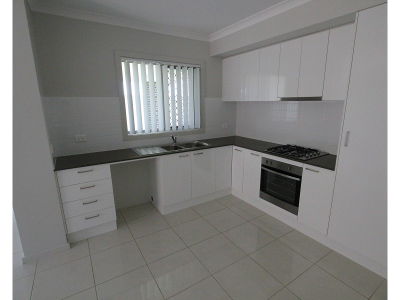 39 Southern Cross Avenue, Middleton Grange NSW 2171