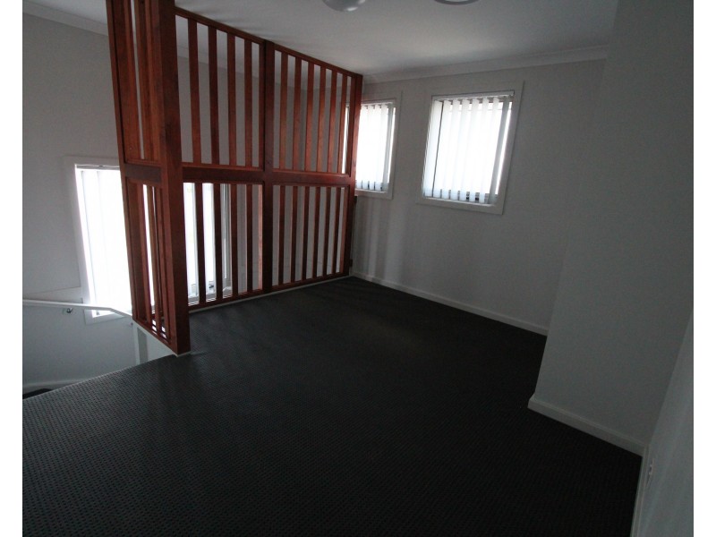 39 Southern Cross Avenue, Middleton Grange NSW 2171