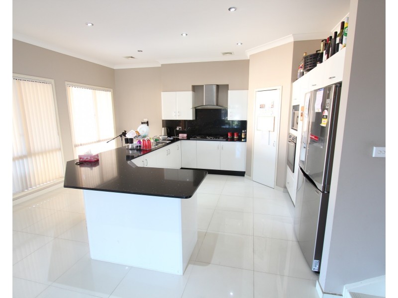 9 Pecan Place, Casula NSW 2170