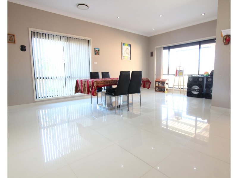 9 Pecan Place, Casula NSW 2170