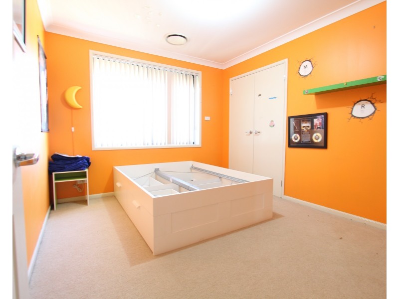 9 Pecan Place, Casula NSW 2170