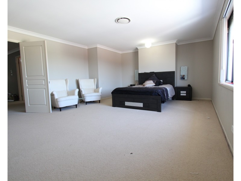 9 Pecan Place, Casula NSW 2170