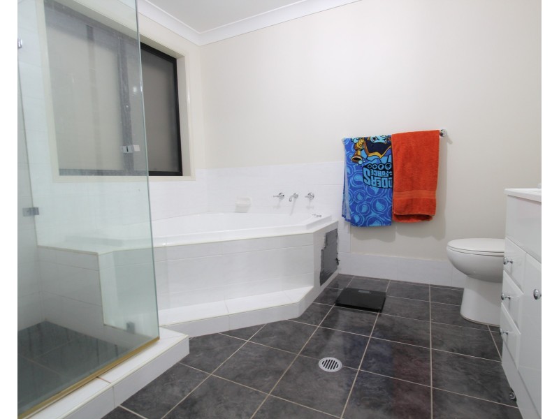 9 Pecan Place, Casula NSW 2170