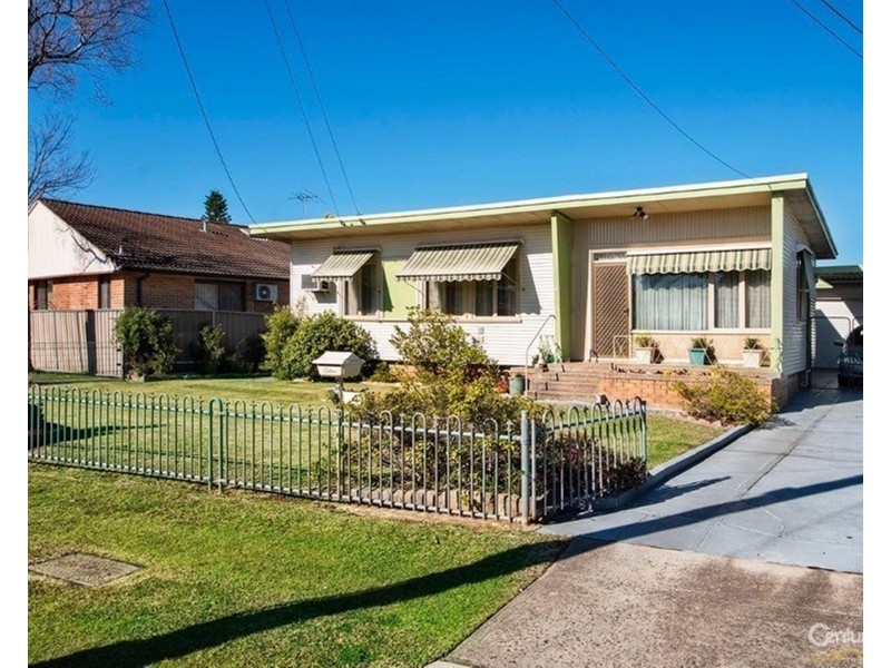 4 Charter Street, Sadleir NSW 2168