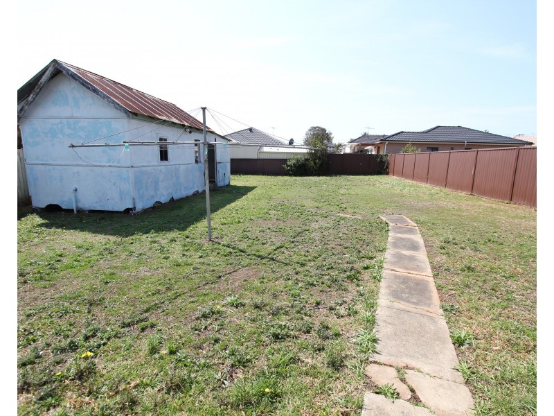 18 Maryvale Avenue, Liverpool NSW 2170