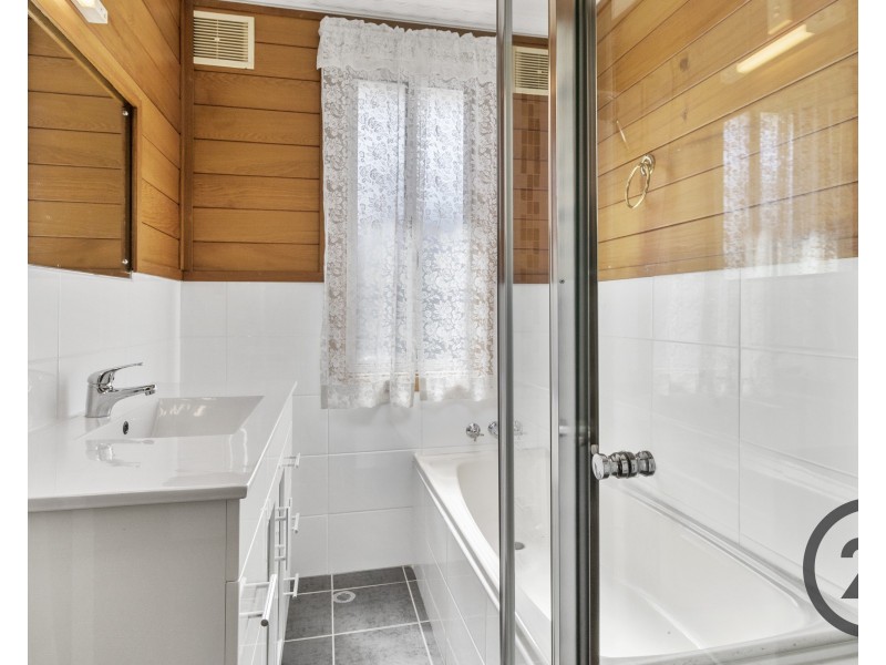 27 Glenwari Street, Sadleir NSW 2168