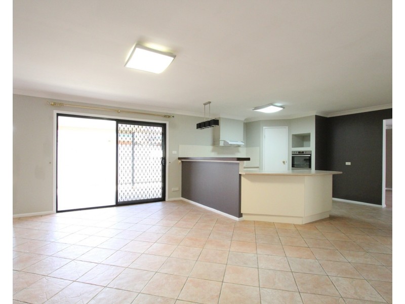 14 Cherry Place, Prestons NSW 2170