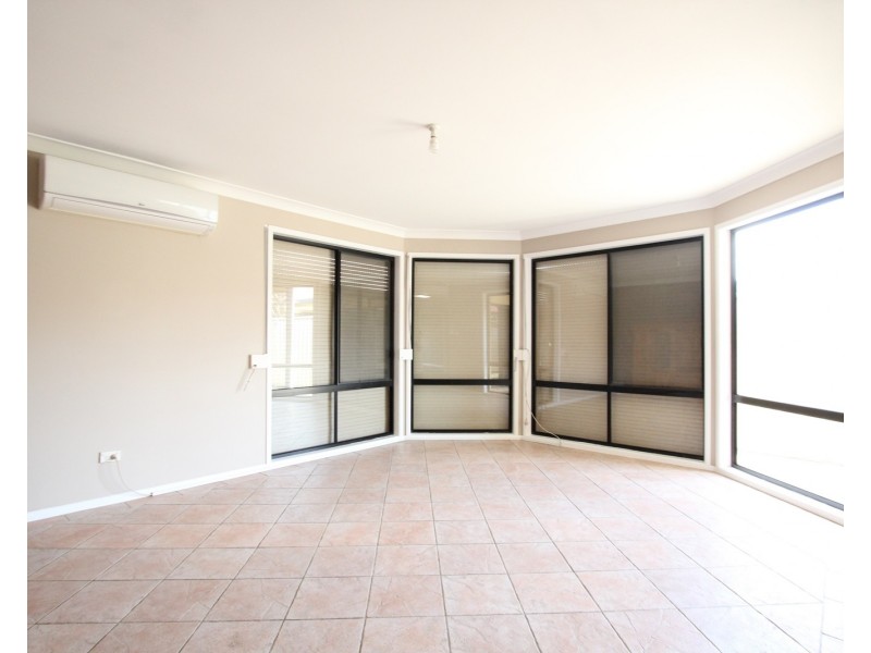 14 Cherry Place, Prestons NSW 2170