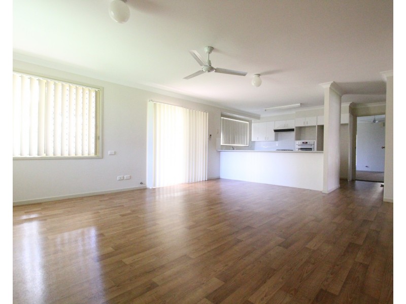 23 Glenelg Court, Wattle Grove NSW 2173