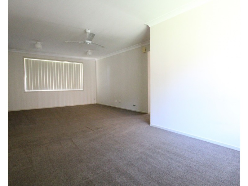 23 Glenelg Court, Wattle Grove NSW 2173