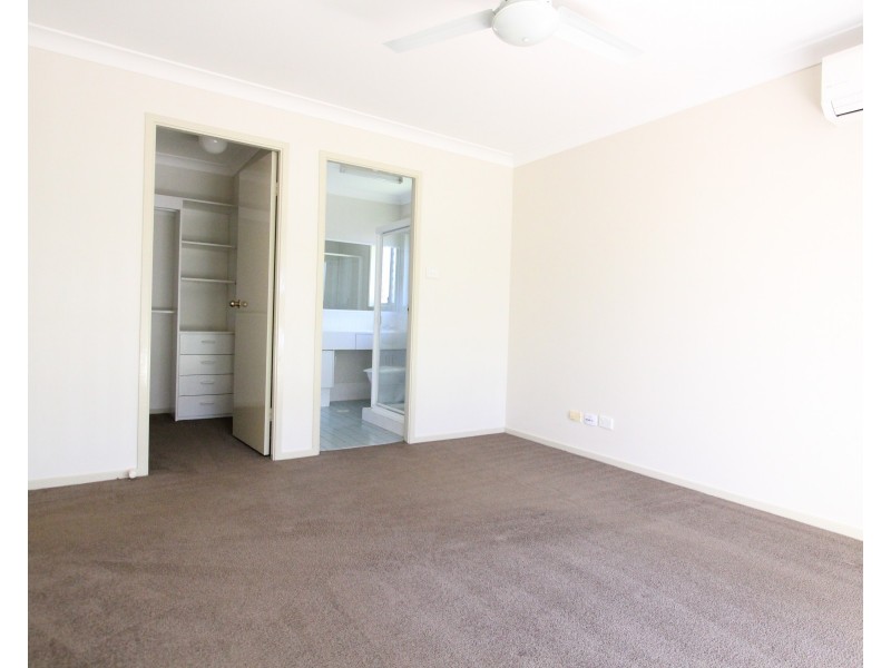 23 Glenelg Court, Wattle Grove NSW 2173