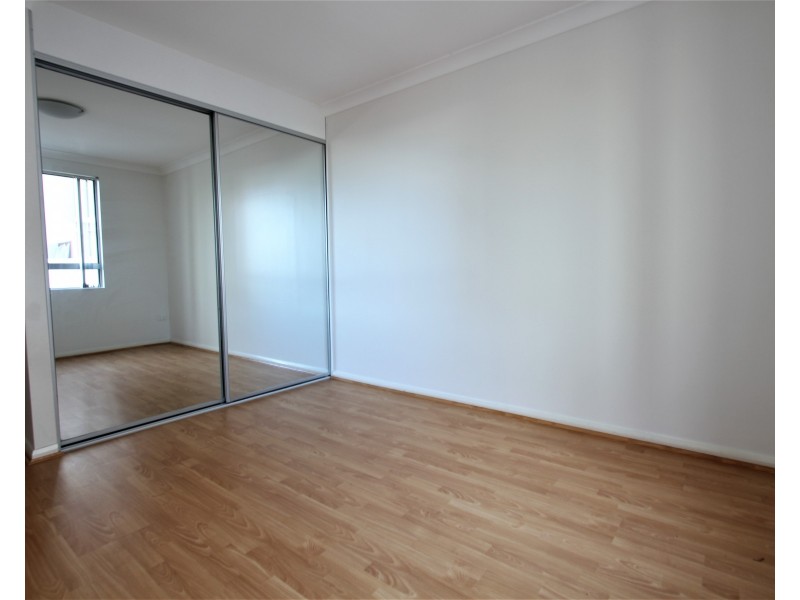 14/3-5  Browne Parade, Liverpool NSW 2170