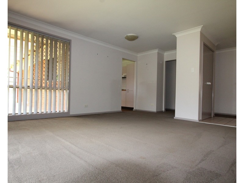 8 Orara Court, Wattle Grove NSW 2173