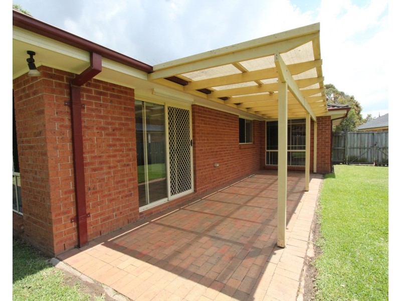 8 Orara Court, Wattle Grove NSW 2173