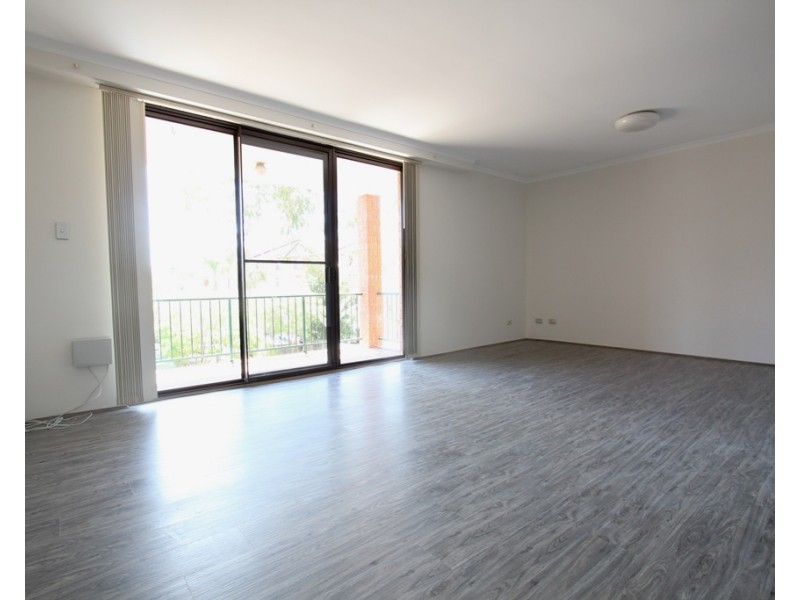 27/4 Riverpark Drive, Liverpool NSW 2170