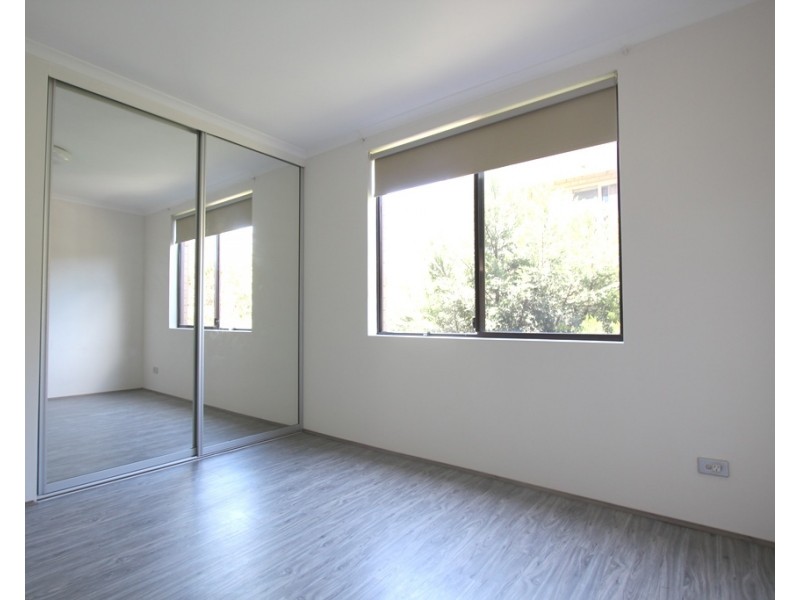 27/4 Riverpark Drive, Liverpool NSW 2170