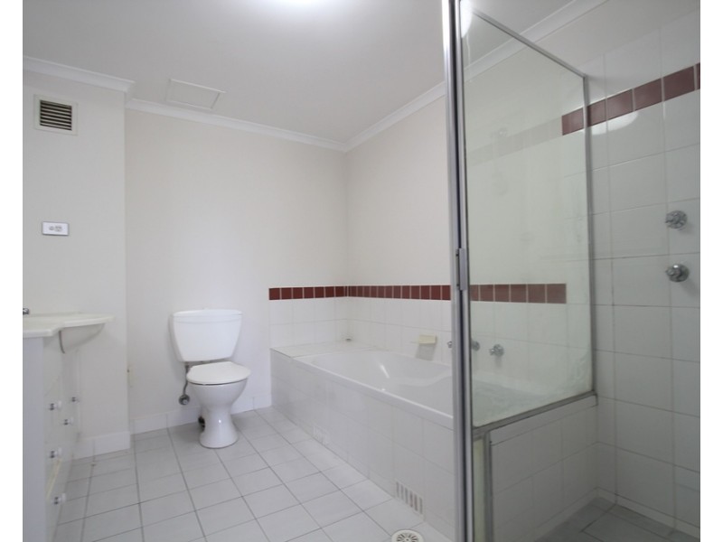 27/4 Riverpark Drive, Liverpool NSW 2170