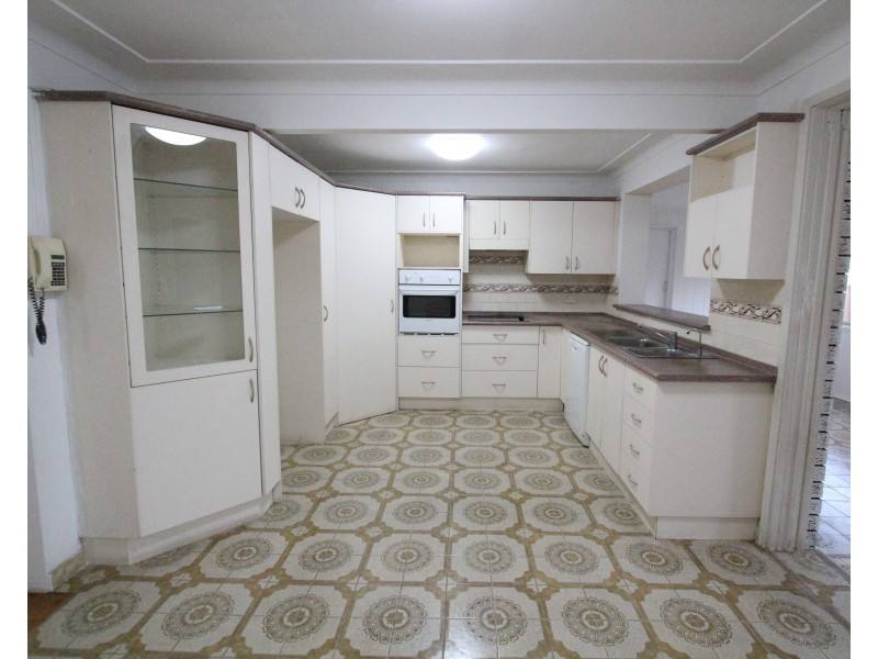 4 Coxs Avenue, Liverpool NSW 2170