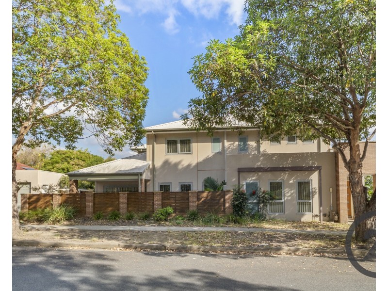 2 Sanananda Road, Holsworthy NSW 2173