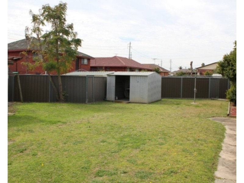 4 Bird Avenue, Lurnea NSW 2170