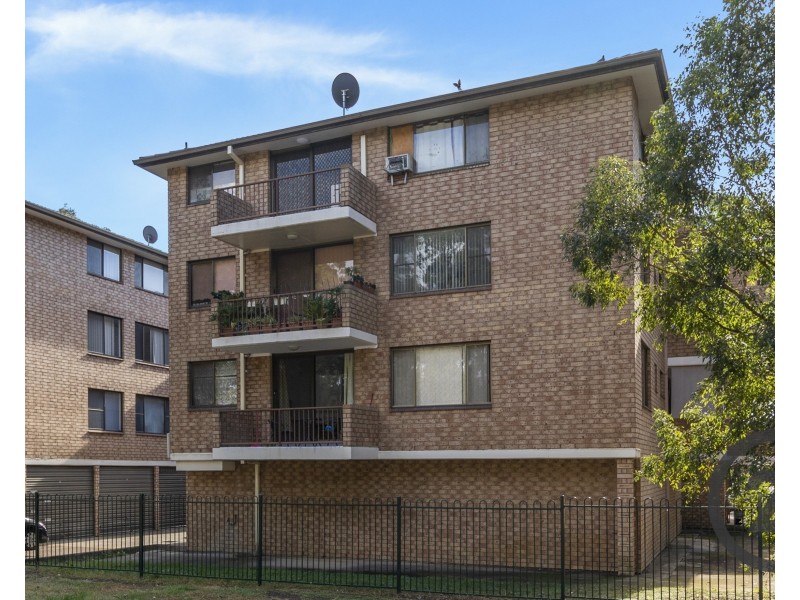 18/144 Moore Street, Liverpool NSW 2170