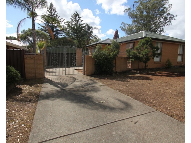 10 Bensbach Road, Glenfield NSW 2167