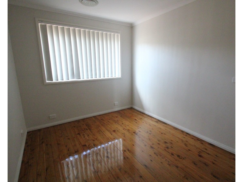 10 Bensbach Road, Glenfield NSW 2167