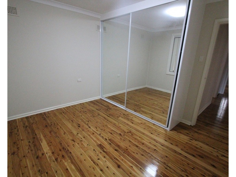 22 Bungulla Street, Sadleir NSW 2168