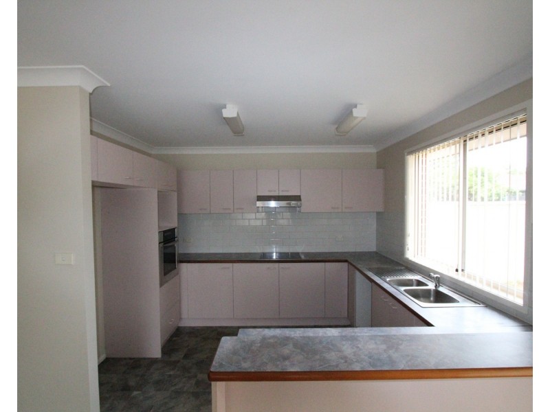 10 Warrego Court, Wattle Grove NSW 2173