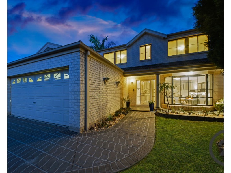 6 Collie Court, Wattle Grove NSW 2173