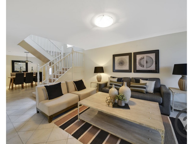 6 Collie Court, Wattle Grove NSW 2173