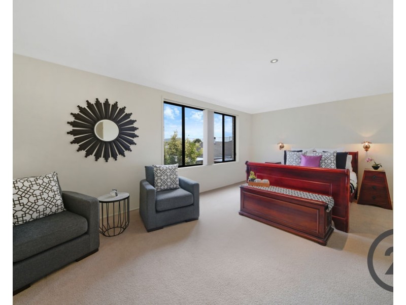 6 Collie Court, Wattle Grove NSW 2173