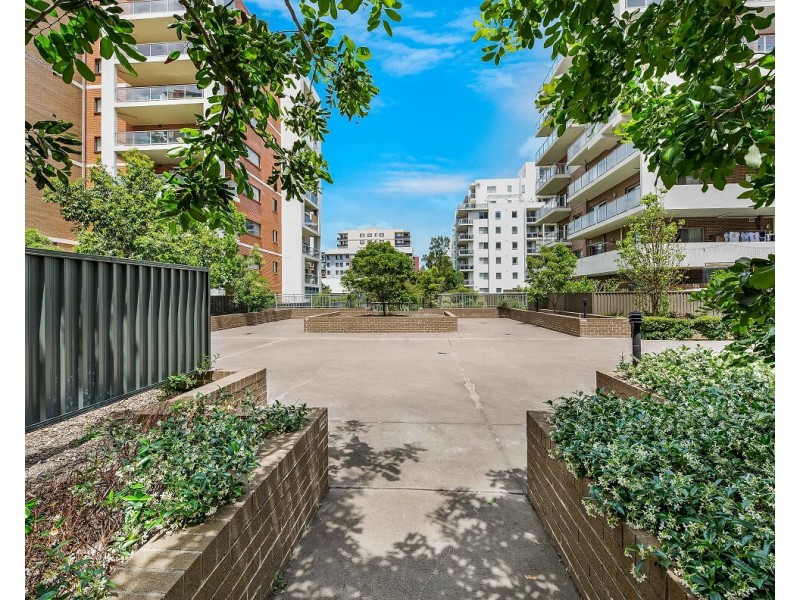 4/24 Lachlan Street, Liverpool NSW 2170