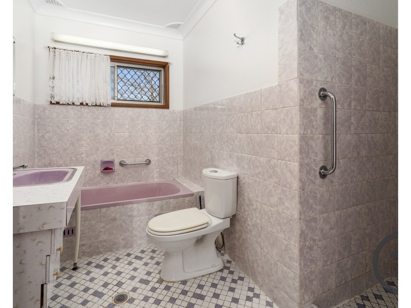 37 Birkdale Crescent, Liverpool NSW 2170