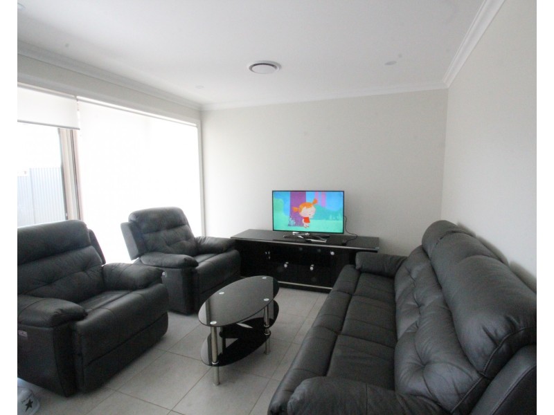 38 Mulvihill Crescent, Denham Court NSW 2565