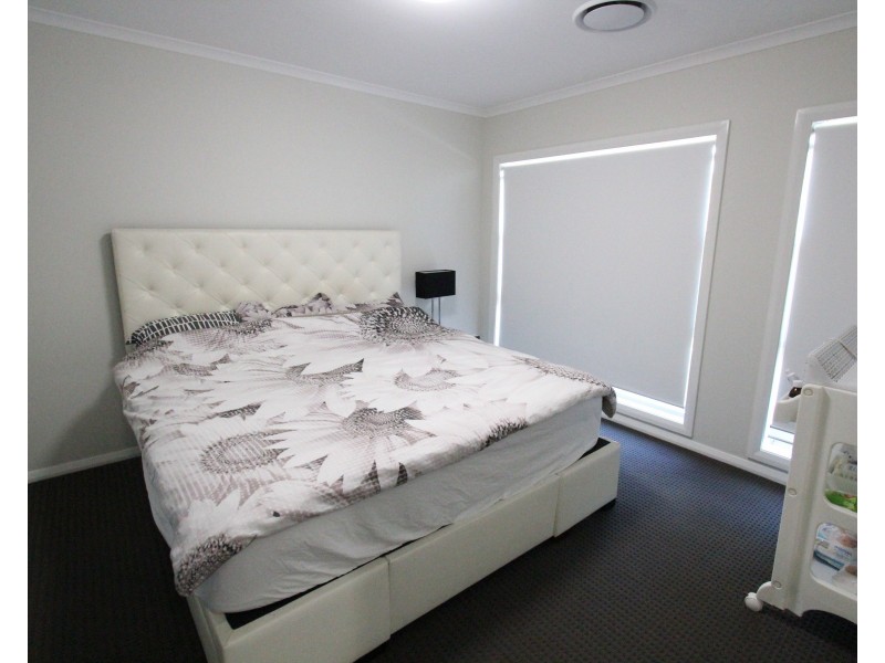 38 Mulvihill Crescent, Denham Court NSW 2565