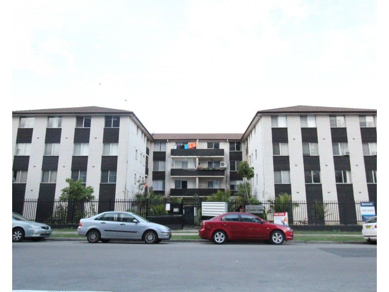 22/12-16  Goulburn Street, Liverpool NSW 2170