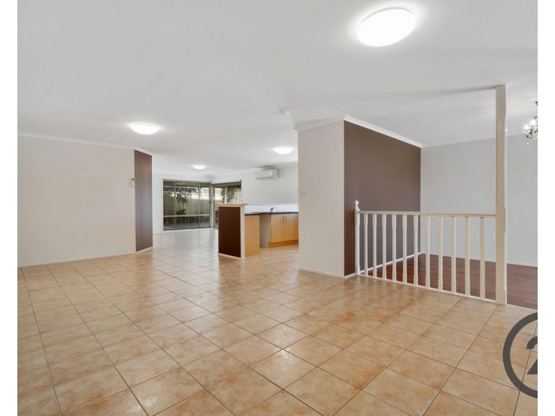 1  Bergalia Close, Prestons NSW 2170