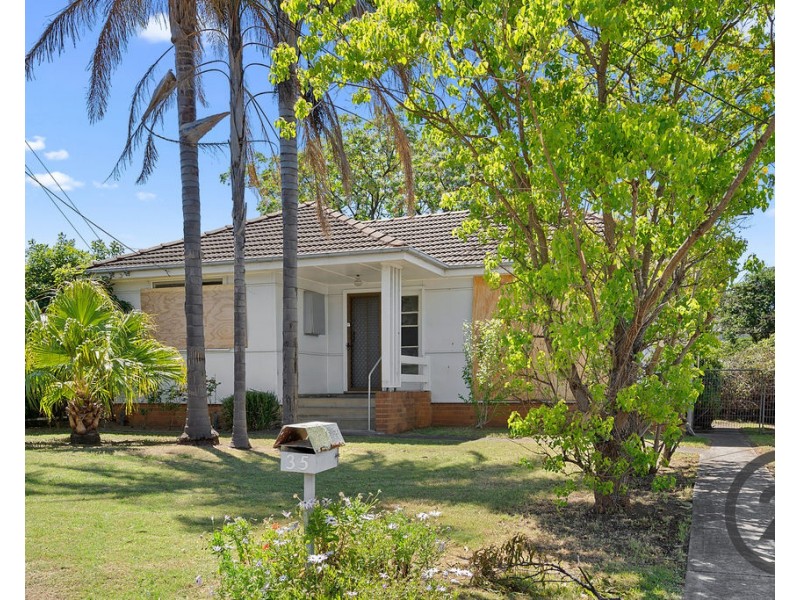 35 Strickland Crescent, Ashcroft NSW 2168