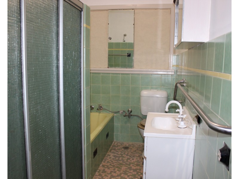 63 Bradbury Avenue, Campbelltown NSW 2560