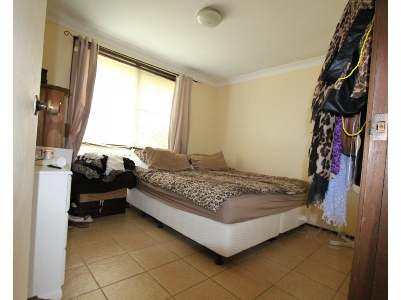 1/4 Mary Street, Macquarie Fields NSW 2564